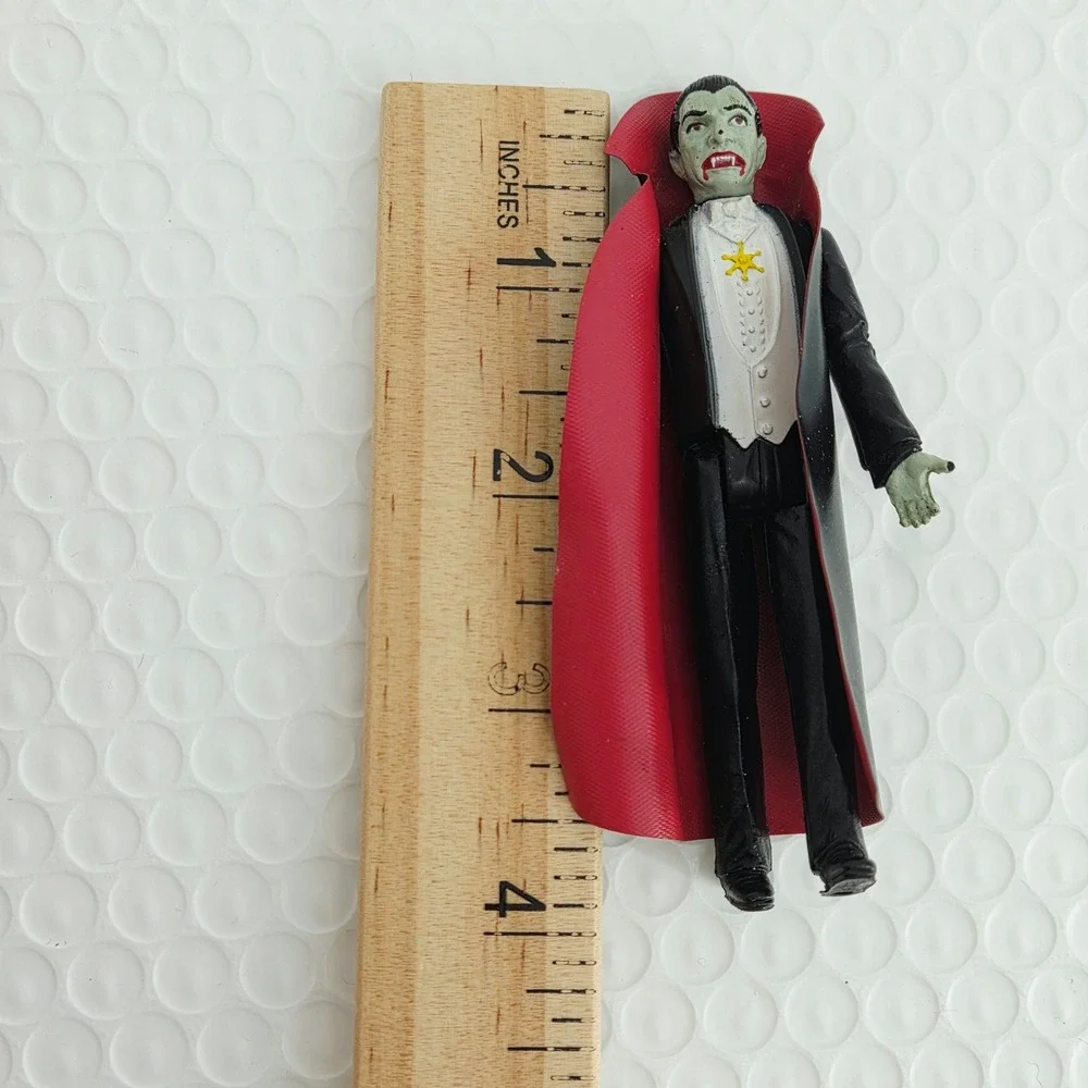 Universal Monsters Dracula Vampire Toy w/ Cape Spooky Vintage 1980 Remco 3.75